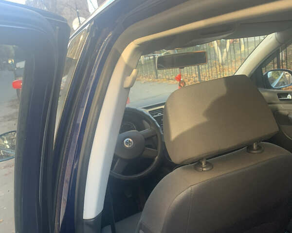 Синий Фольксваген Гольф, объемом двигателя 1.6 л и пробегом 260 тыс. км за 4900 $, фото 18 на Automoto.ua