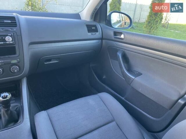 Синий Фольксваген Гольф, объемом двигателя 1.4 л и пробегом 175 тыс. км за 5299 $, фото 32 на Automoto.ua