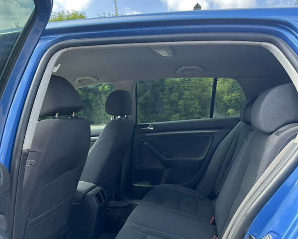 Синий Фольксваген Гольф, объемом двигателя 1.9 л и пробегом 285 тыс. км за 5500 $, фото 13 на Automoto.ua