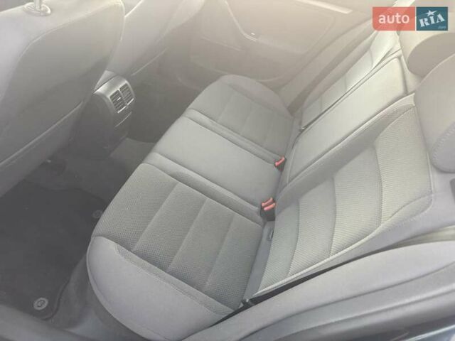 Синий Фольксваген Гольф, объемом двигателя 1.39 л и пробегом 216 тыс. км за 5000 $, фото 12 на Automoto.ua