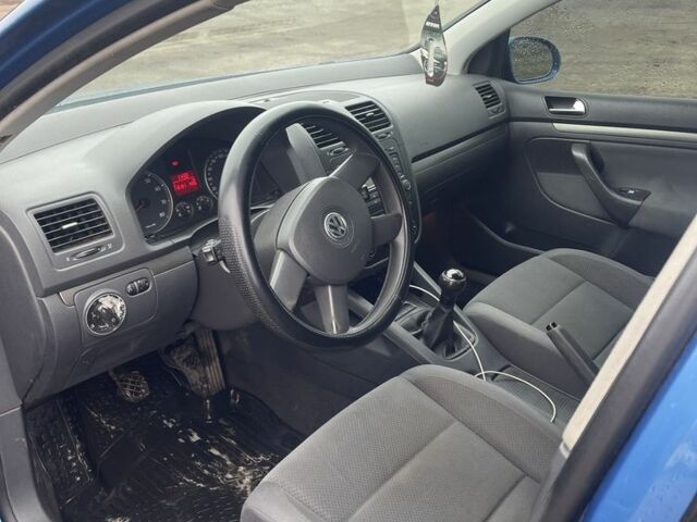 Синий Фольксваген Гольф, объемом двигателя 1.6 л и пробегом 219 тыс. км за 4700 $, фото 3 на Automoto.ua