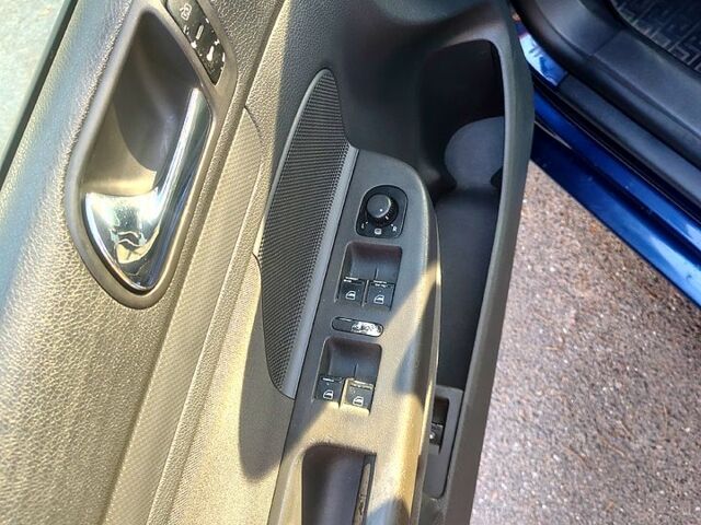 Синий Фольксваген Гольф, объемом двигателя 1.4 л и пробегом 312 тыс. км за 4800 $, фото 8 на Automoto.ua