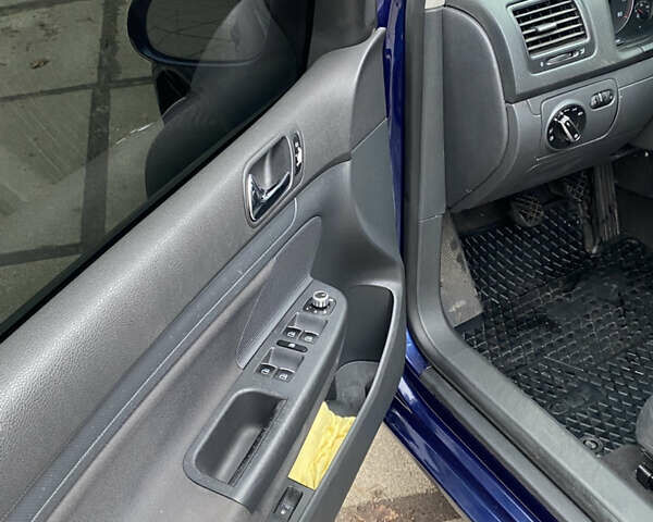 Синий Фольксваген Гольф, объемом двигателя 1.6 л и пробегом 230 тыс. км за 5300 $, фото 9 на Automoto.ua