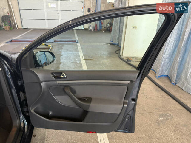 Синий Фольксваген Гольф, объемом двигателя 1.6 л и пробегом 171 тыс. км за 5350 $, фото 27 на Automoto.ua