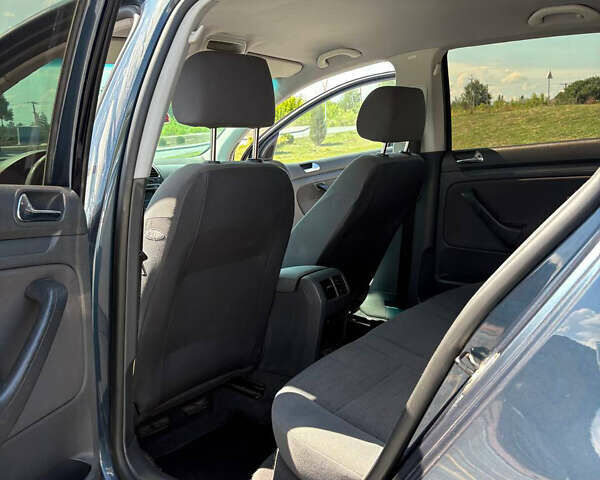 Синий Фольксваген Гольф, объемом двигателя 1.6 л и пробегом 386 тыс. км за 4700 $, фото 12 на Automoto.ua