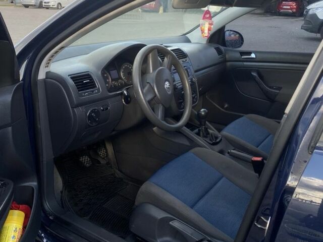 Синий Фольксваген Гольф, объемом двигателя 1.4 л и пробегом 270 тыс. км за 4350 $, фото 6 на Automoto.ua