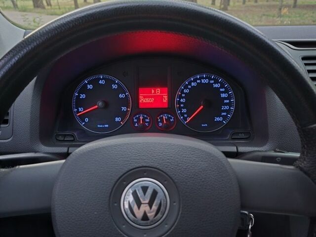 Синий Фольксваген Гольф, объемом двигателя 1.6 л и пробегом 250 тыс. км за 5700 $, фото 8 на Automoto.ua