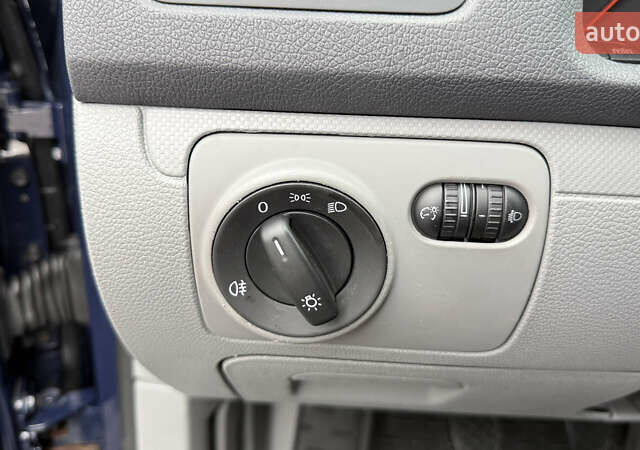 Синий Фольксваген Гольф, объемом двигателя 1.4 л и пробегом 170 тыс. км за 5600 $, фото 30 на Automoto.ua