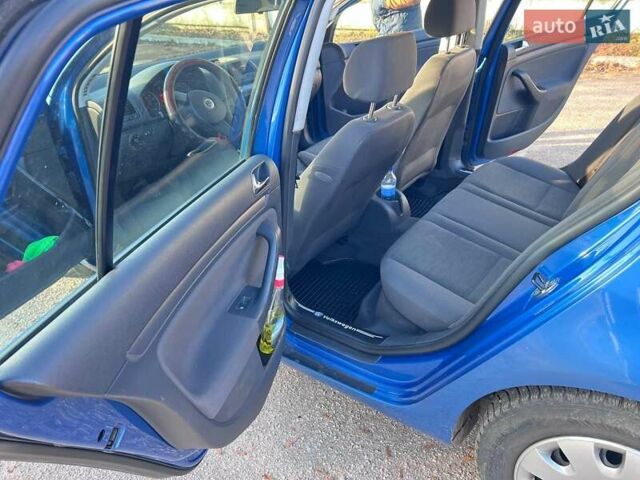 Синий Фольксваген Гольф, объемом двигателя 1.6 л и пробегом 212 тыс. км за 6000 $, фото 8 на Automoto.ua