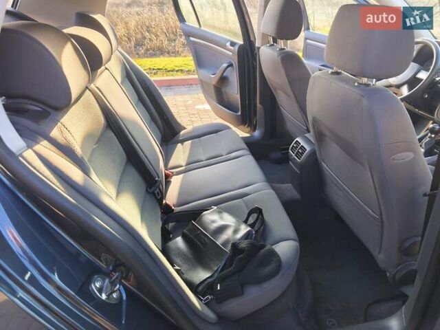 Синий Фольксваген Гольф, объемом двигателя 1.6 л и пробегом 174 тыс. км за 5500 $, фото 34 на Automoto.ua