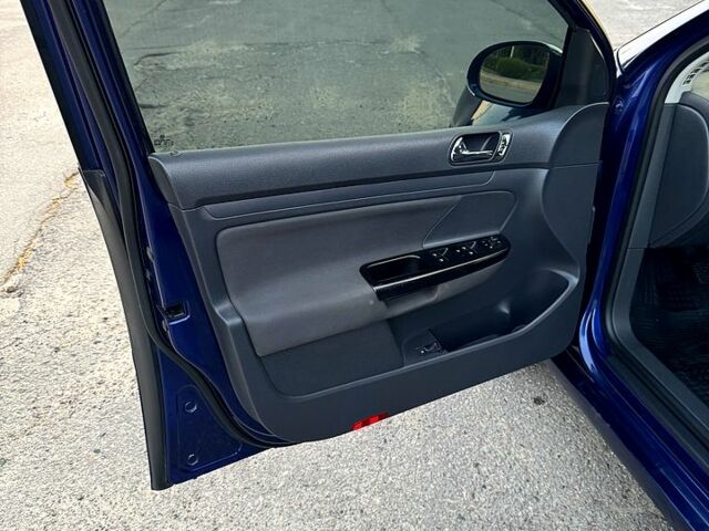 Синій Фольксваген Гольф, об'ємом двигуна 1.4 л та пробігом 270 тис. км за 4400 $, фото 5 на Automoto.ua