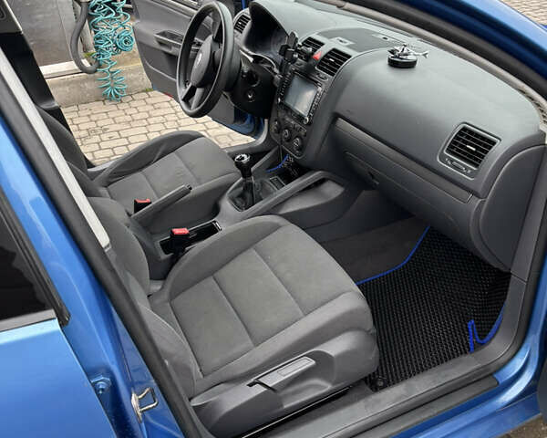 Синій Фольксваген Гольф, об'ємом двигуна 1.6 л та пробігом 179 тис. км за 5300 $, фото 2 на Automoto.ua