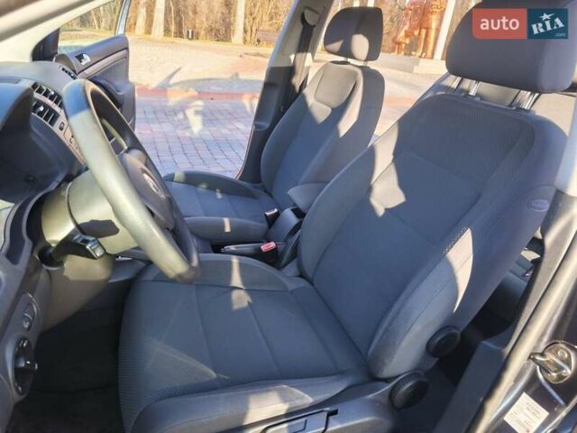 Синий Фольксваген Гольф, объемом двигателя 1.6 л и пробегом 174 тыс. км за 5500 $, фото 22 на Automoto.ua