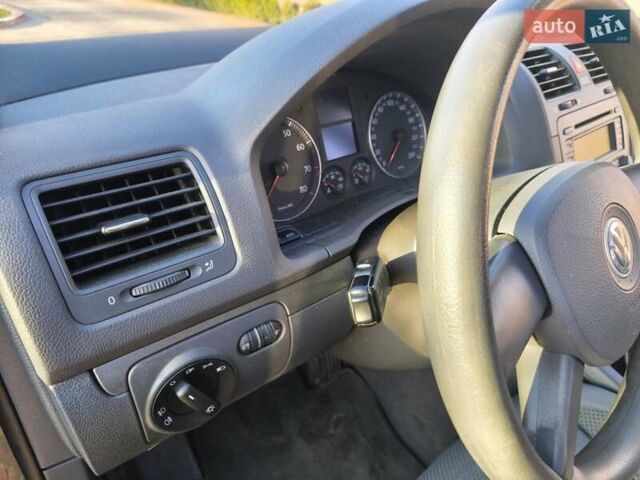 Синий Фольксваген Гольф, объемом двигателя 1.6 л и пробегом 174 тыс. км за 5500 $, фото 21 на Automoto.ua