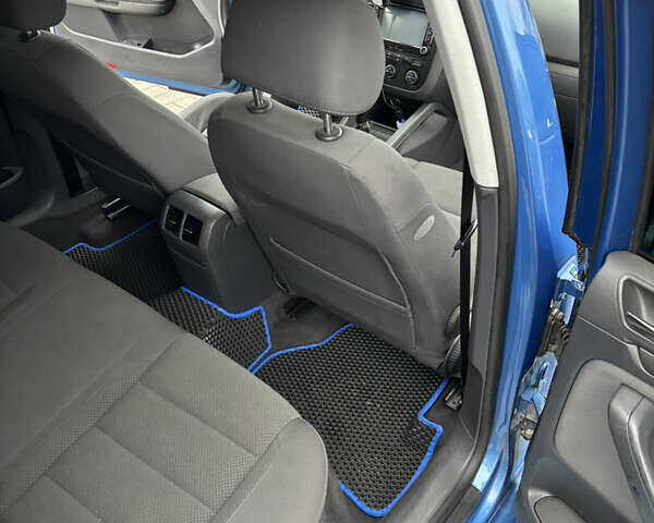 Синій Фольксваген Гольф, об'ємом двигуна 1.6 л та пробігом 179 тис. км за 5300 $, фото 3 на Automoto.ua