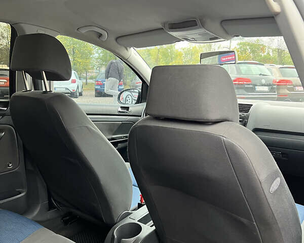 Синий Фольксваген Гольф, объемом двигателя 1.9 л и пробегом 280 тыс. км за 5500 $, фото 20 на Automoto.ua