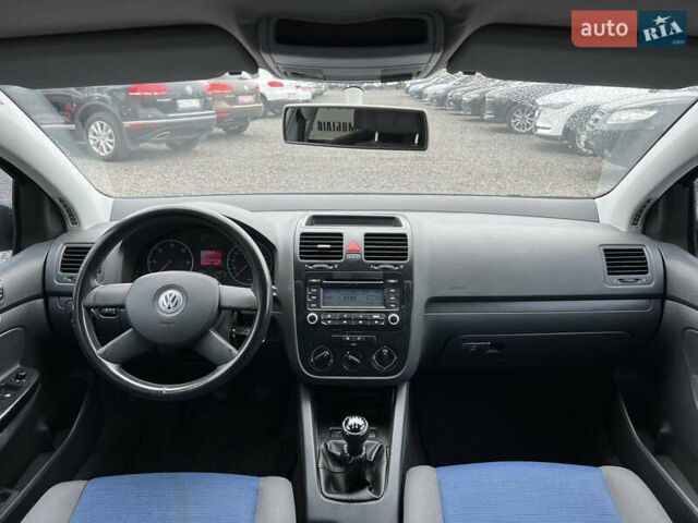 Синий Фольксваген Гольф, объемом двигателя 1.9 л и пробегом 280 тыс. км за 5500 $, фото 12 на Automoto.ua
