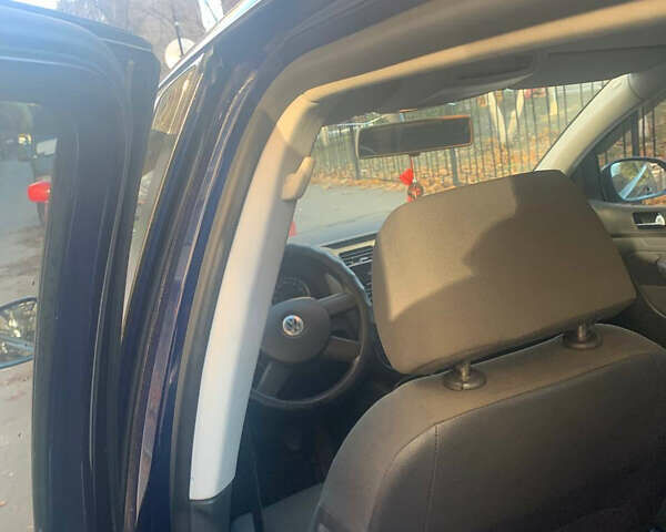 Синий Фольксваген Гольф, объемом двигателя 1.6 л и пробегом 260 тыс. км за 4900 $, фото 21 на Automoto.ua