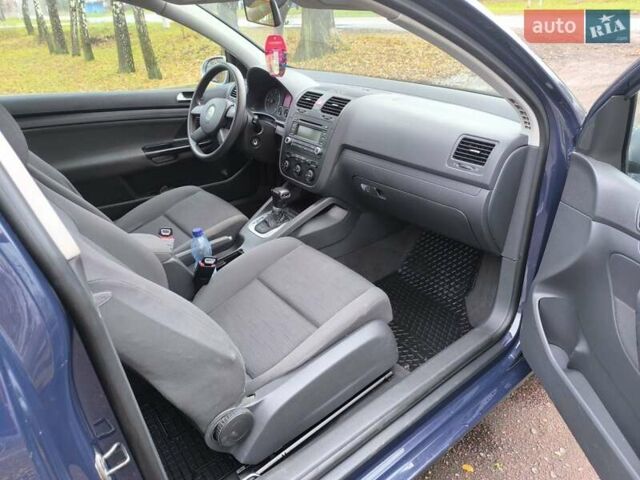 Синий Фольксваген Гольф, объемом двигателя 1.9 л и пробегом 298 тыс. км за 5700 $, фото 13 на Automoto.ua