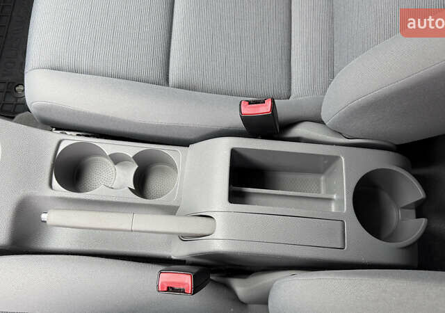 Синий Фольксваген Гольф, объемом двигателя 1.4 л и пробегом 170 тыс. км за 5600 $, фото 26 на Automoto.ua