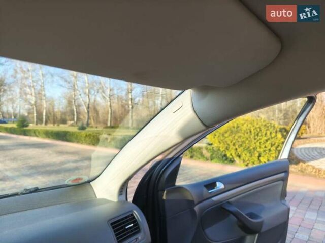 Синий Фольксваген Гольф, объемом двигателя 1.6 л и пробегом 174 тыс. км за 5500 $, фото 28 на Automoto.ua