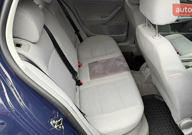 Синий Фольксваген Гольф, объемом двигателя 1.4 л и пробегом 170 тыс. км за 5600 $, фото 22 на Automoto.ua