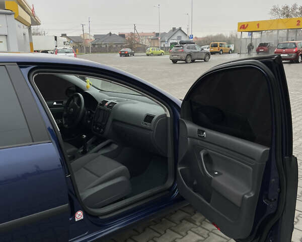 Синій Фольксваген Гольф, об'ємом двигуна 1.4 л та пробігом 161 тис. км за 3500 $, фото 30 на Automoto.ua