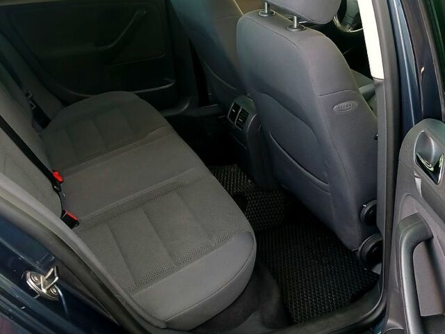 Синий Фольксваген Гольф, объемом двигателя 1.6 л и пробегом 230 тыс. км за 5300 $, фото 11 на Automoto.ua