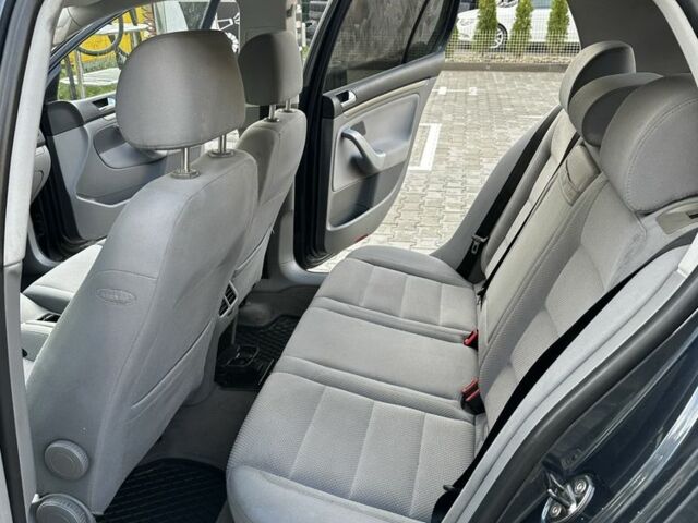 Синій Фольксваген Гольф, об'ємом двигуна 1.6 л та пробігом 270 тис. км за 5800 $, фото 5 на Automoto.ua