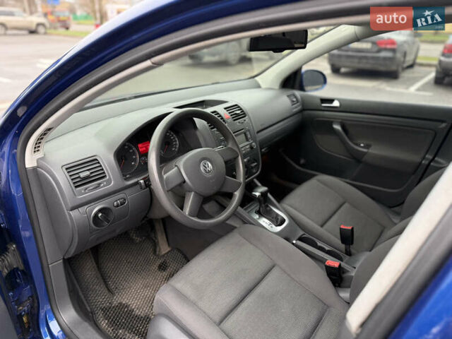 Синий Фольксваген Гольф, объемом двигателя 1.6 л и пробегом 322 тыс. км за 4650 $, фото 9 на Automoto.ua