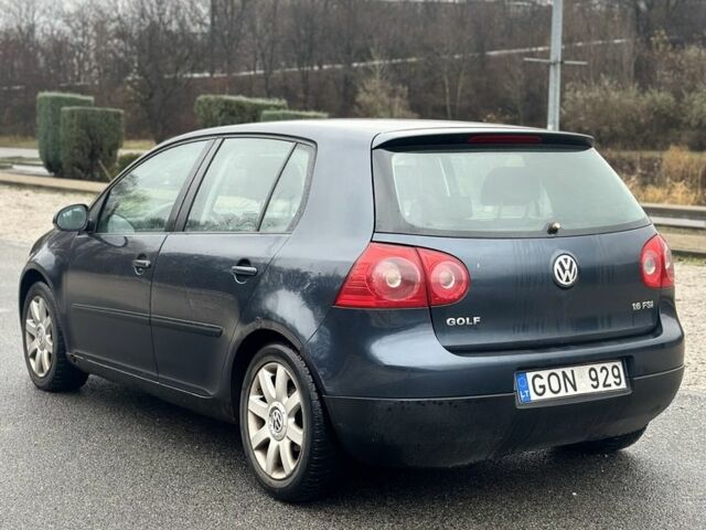 Синий Фольксваген Гольф, объемом двигателя 1.6 л и пробегом 300 тыс. км за 1999 $, фото 2 на Automoto.ua