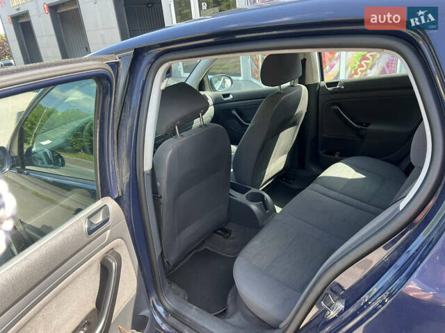 Синий Фольксваген Гольф, объемом двигателя 1.39 л и пробегом 230 тыс. км за 5200 $, фото 1 на Automoto.ua