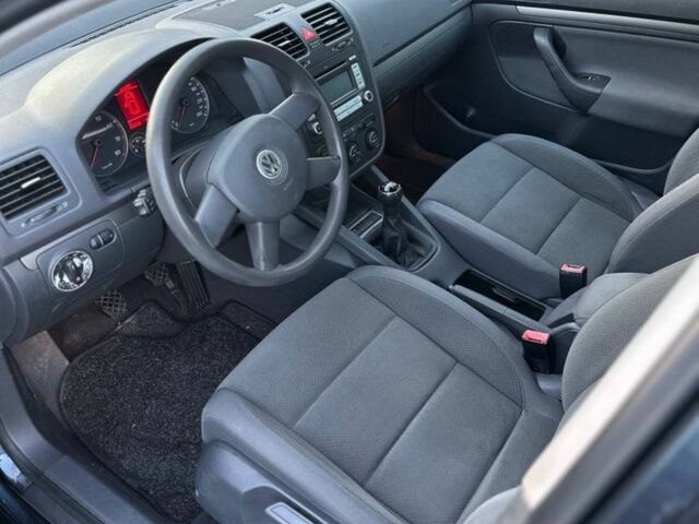 Синий Фольксваген Гольф, объемом двигателя 1.6 л и пробегом 259 тыс. км за 5700 $, фото 3 на Automoto.ua