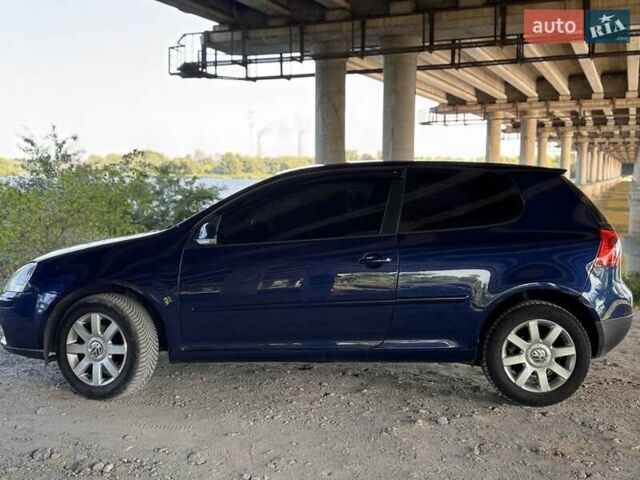 Фольксваген Гольф 2004 в Каменское - Днепродзержинск на Automoto.ua Синий Фольксваген Гольф, объемом двигателя 1.6 л и пробегом 212 тыс. км за 4500 $, фото 2 на Automoto.ua