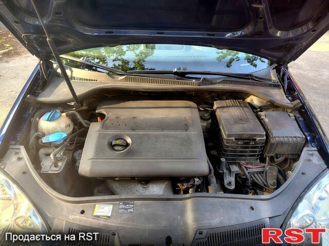 Синий Фольксваген Гольф, объемом двигателя 1.4 л и пробегом 312 тыс. км за 4800 $, фото 4 на Automoto.ua