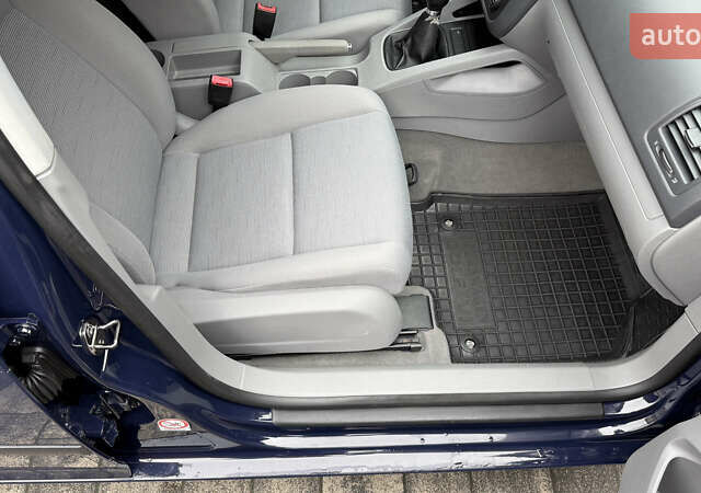 Синий Фольксваген Гольф, объемом двигателя 1.4 л и пробегом 170 тыс. км за 5600 $, фото 33 на Automoto.ua