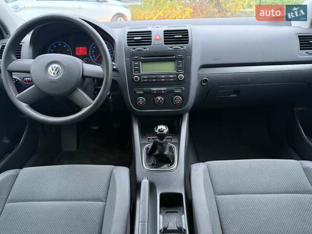 Синий Фольксваген Гольф, объемом двигателя 1.6 л и пробегом 171 тыс. км за 5350 $, фото 8 на Automoto.ua
