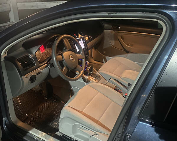 Синий Фольксваген Гольф, объемом двигателя 1.6 л и пробегом 285 тыс. км за 5300 $, фото 4 на Automoto.ua