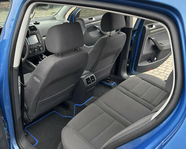 Синій Фольксваген Гольф, об'ємом двигуна 1.6 л та пробігом 179 тис. км за 5300 $, фото 4 на Automoto.ua