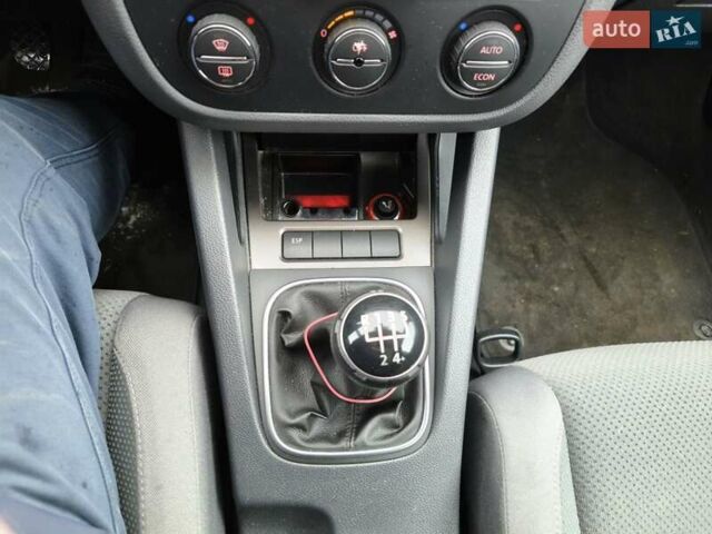 Синій Фольксваген Гольф, об'ємом двигуна 1.6 л та пробігом 173 тис. км за 5300 $, фото 56 на Automoto.ua