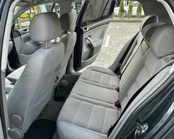 Синий Фольксваген Гольф, объемом двигателя 1.6 л и пробегом 270 тыс. км за 5800 $, фото 7 на Automoto.ua