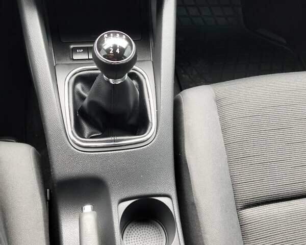 Синий Фольксваген Гольф, объемом двигателя 1.39 л и пробегом 217 тыс. км за 4750 $, фото 40 на Automoto.ua