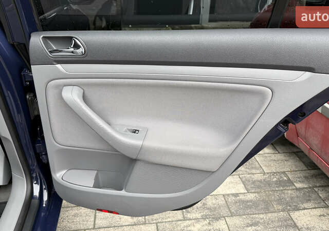 Синий Фольксваген Гольф, объемом двигателя 1.4 л и пробегом 170 тыс. км за 5600 $, фото 15 на Automoto.ua