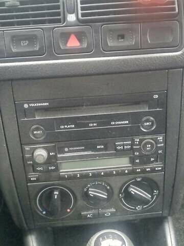 Синій Фольксваген Гольф, об'ємом двигуна 1.39 л та пробігом 244 тис. км за 3900 $, фото 7 на Automoto.ua