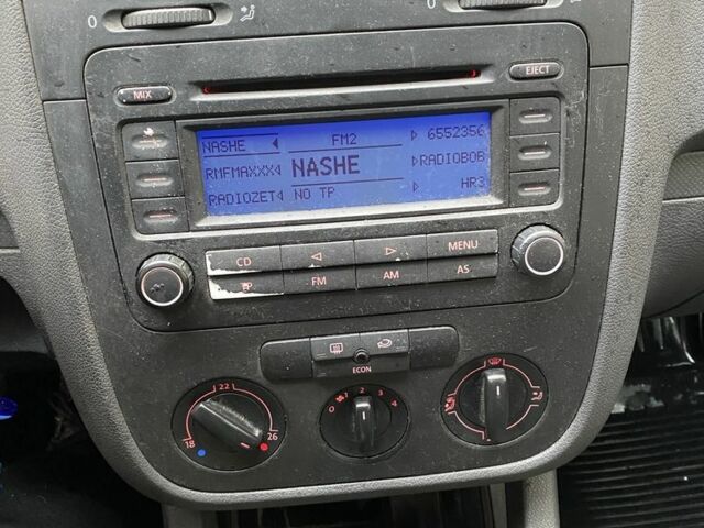 Синий Фольксваген Гольф, объемом двигателя 1.9 л и пробегом 420 тыс. км за 2250 $, фото 6 на Automoto.ua