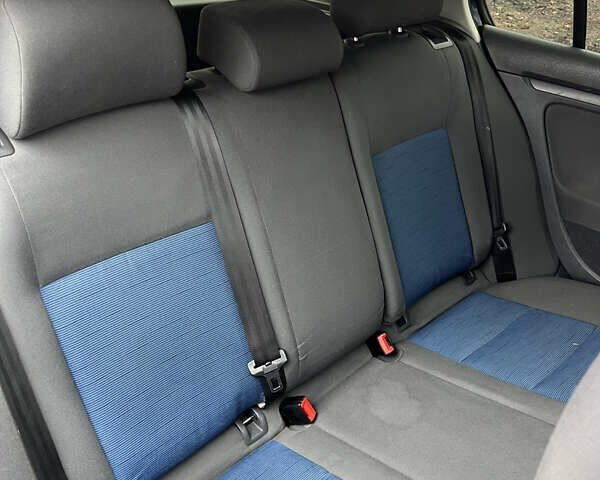 Синий Фольксваген Гольф, объемом двигателя 1.9 л и пробегом 280 тыс. км за 5500 $, фото 19 на Automoto.ua