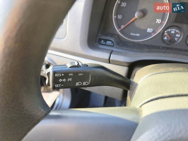 Синий Фольксваген Гольф, объемом двигателя 1.6 л и пробегом 174 тыс. км за 5500 $, фото 40 на Automoto.ua