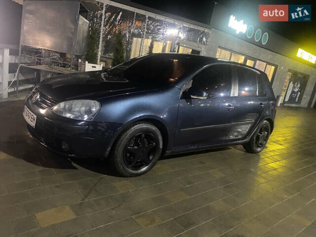 Синий Фольксваген Гольф, объемом двигателя 1.6 л и пробегом 285 тыс. км за 5300 $, фото 1 на Automoto.ua