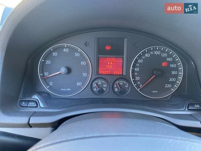 Синий Фольксваген Гольф, объемом двигателя 1.4 л и пробегом 175 тыс. км за 5299 $, фото 41 на Automoto.ua