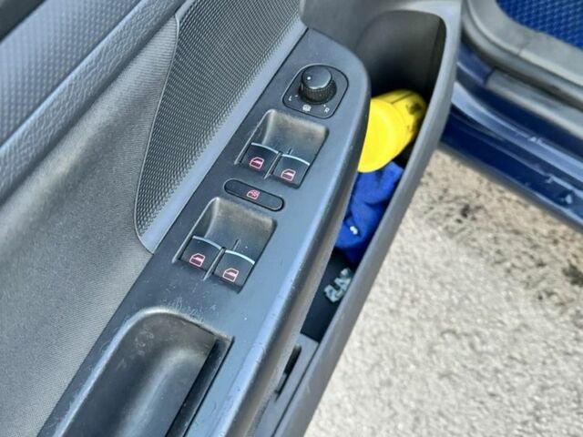 Синий Фольксваген Гольф, объемом двигателя 1.4 л и пробегом 256 тыс. км за 4650 $, фото 11 на Automoto.ua